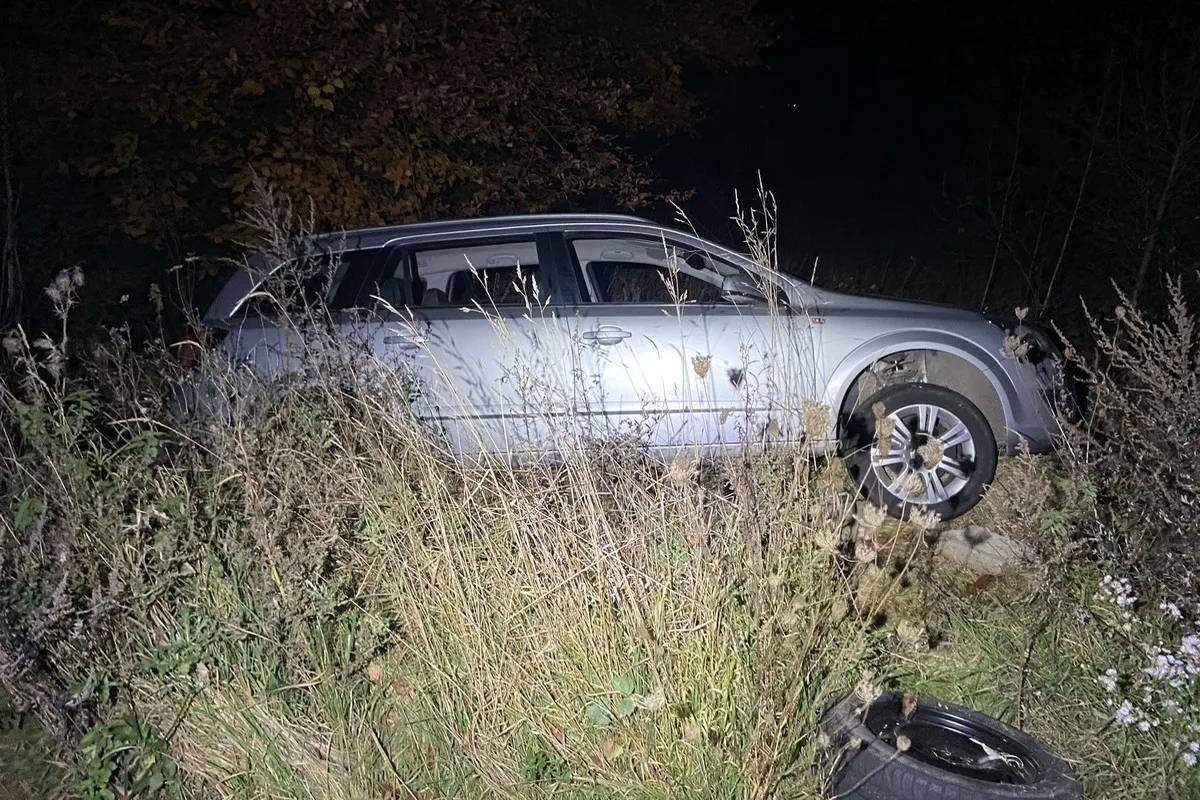 Morbach – 18-jähriger Fahranfänger beschleunigt Auto und landet im Straßengraben