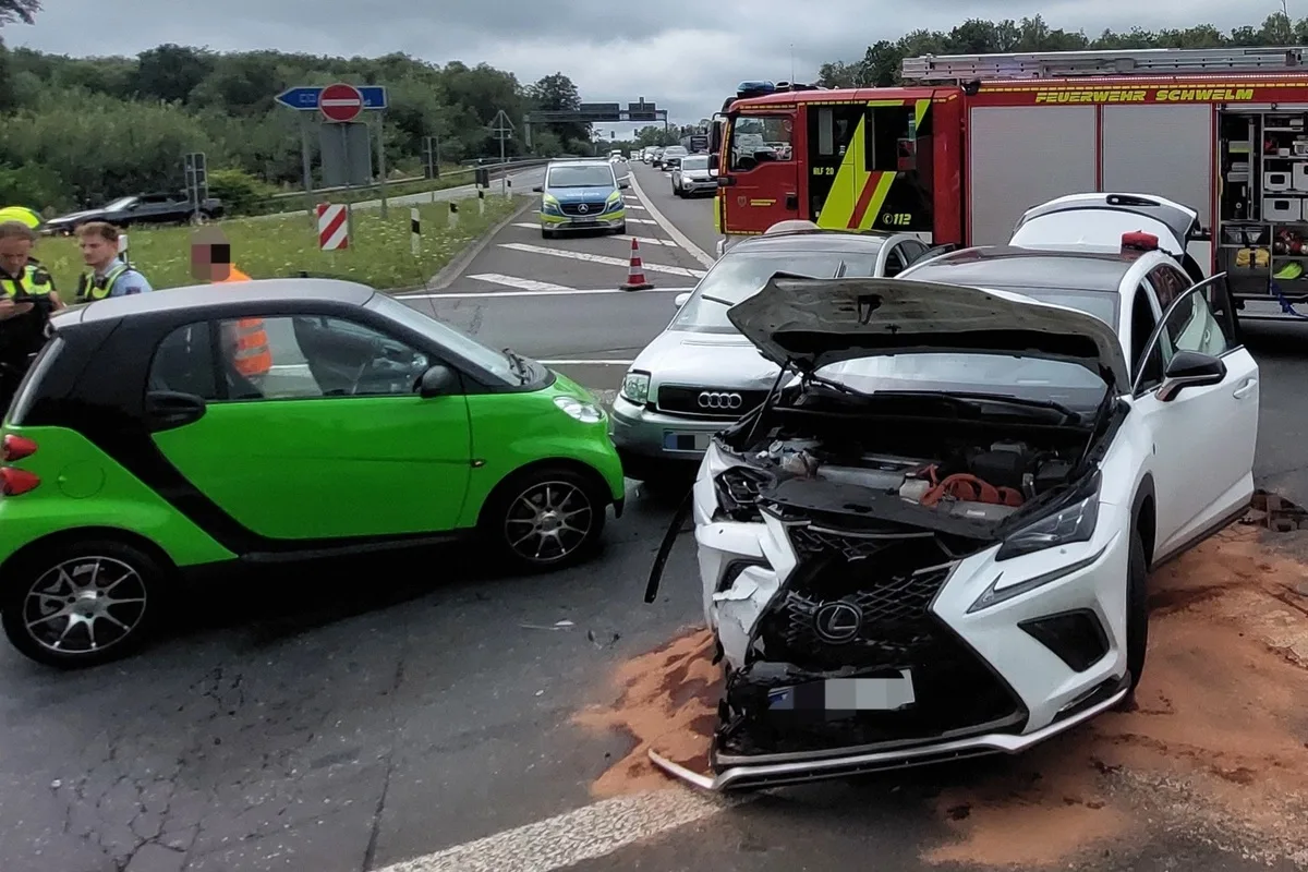 Schwelm - Schwerer Verkehrsunfall 