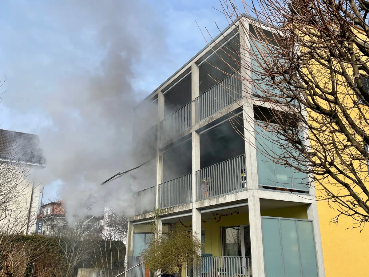 Romanshorn TG – Mehrere zehntausend Franken Schaden nach Brand auf Balkon
