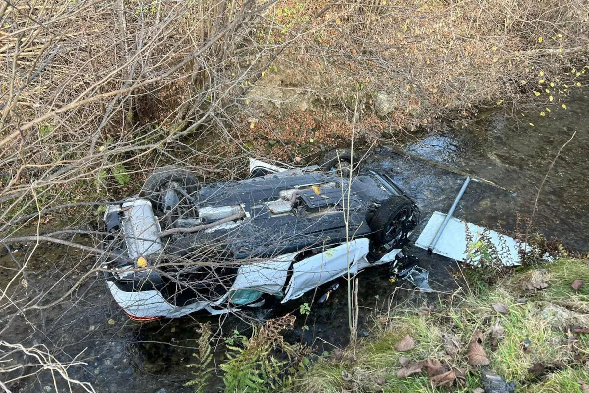 Kindberg ST – Fahrzeug überschlägt sich bei Unfall mit Traktor
