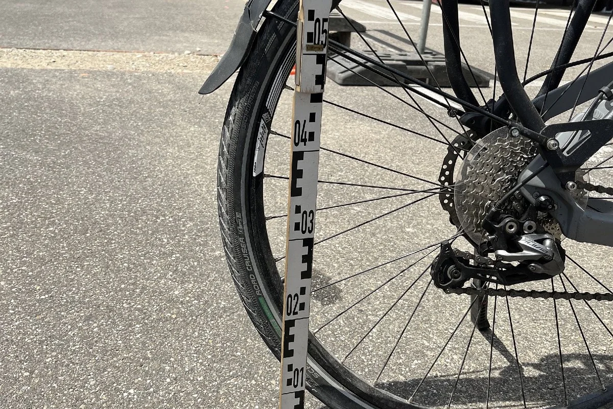 Reinach BL - Personenwagen kollidiert nach Kreiselausfahrt mit Fahrrad 