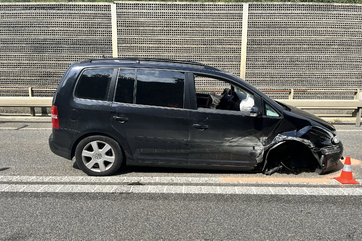 Liestal BL - Autofahrer verursacht Selbstunfall