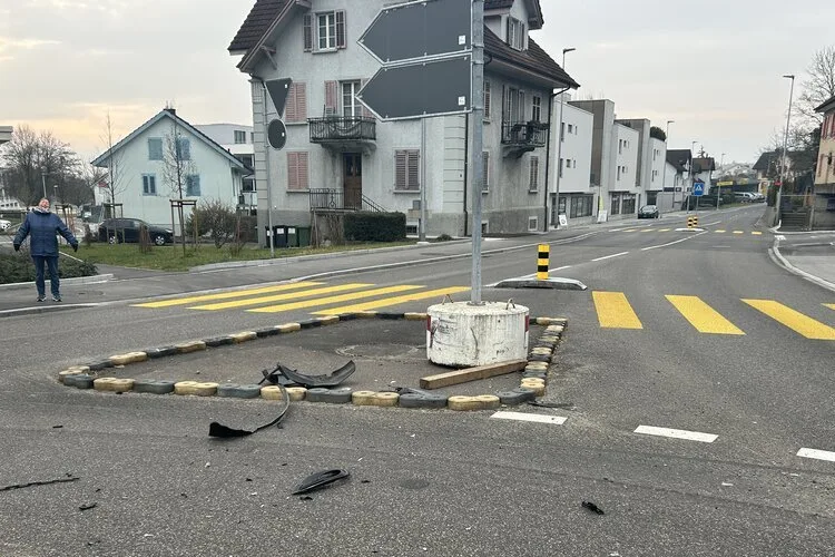 Unfall in Merenschwand AG - Autolenker flüchtet