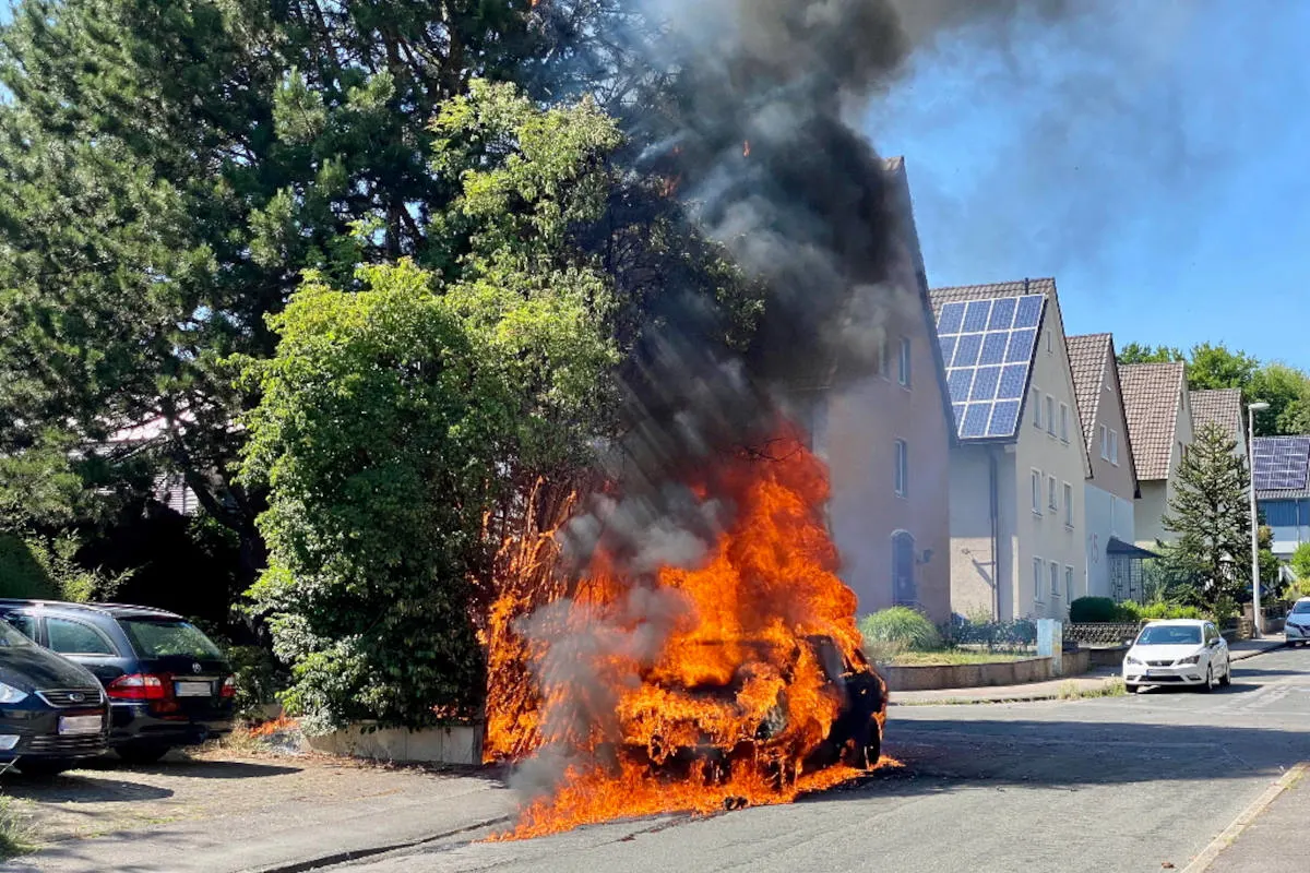 Iserlohn – Wohnungs- und Fahrzeugbrand