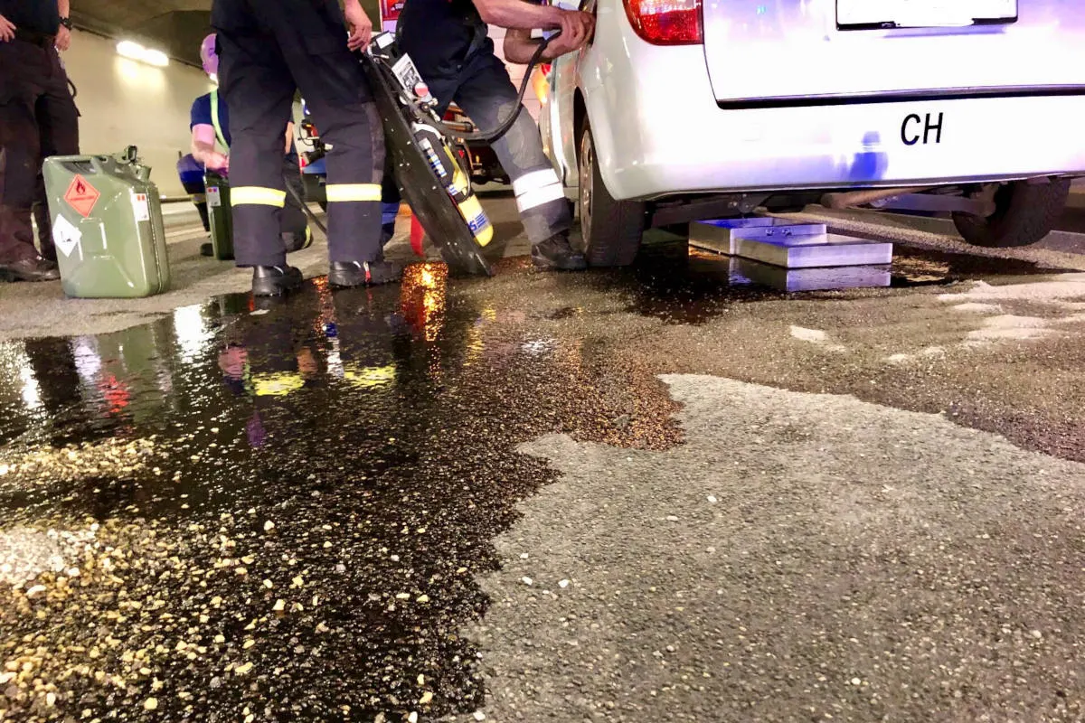 Basel BS - Vierzehn Autofahrer wegen Missachten eines Rotlichts gebüsst