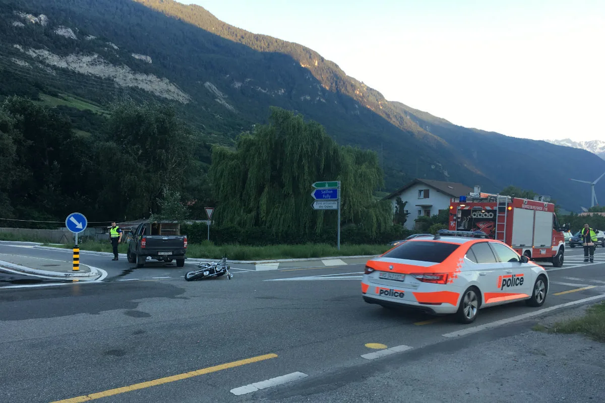 Saxon VS - Motorradfahrer bei Kollision schwer verletzt