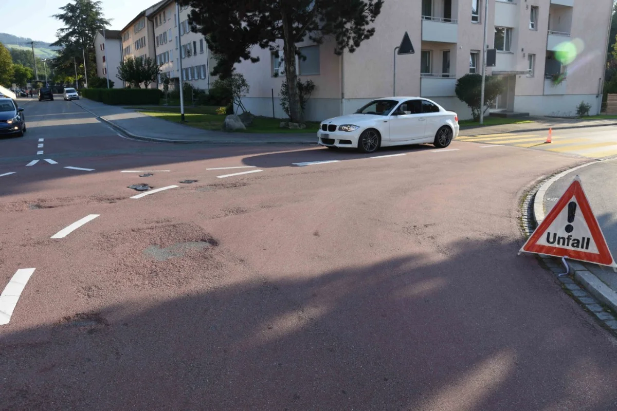 Kollision in  Gossau SG - Junge Frau auf Fussgängerstreifen übersehen