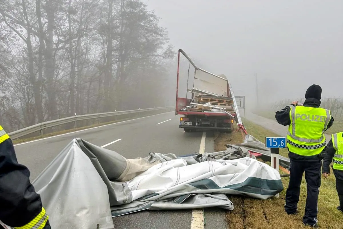 Rafing – Zwei Verletzte bei Unfall zwischen Traktor und Lkw