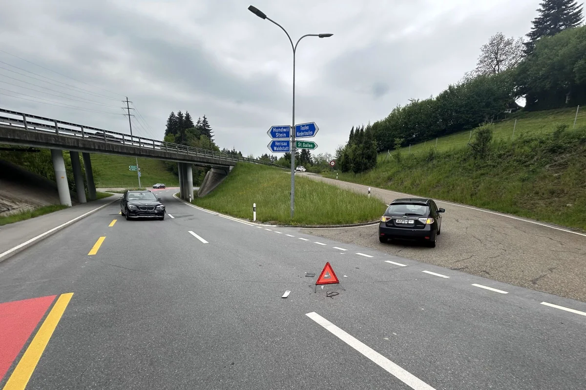 Niederteufen AR – Unfall beim Abbiegen