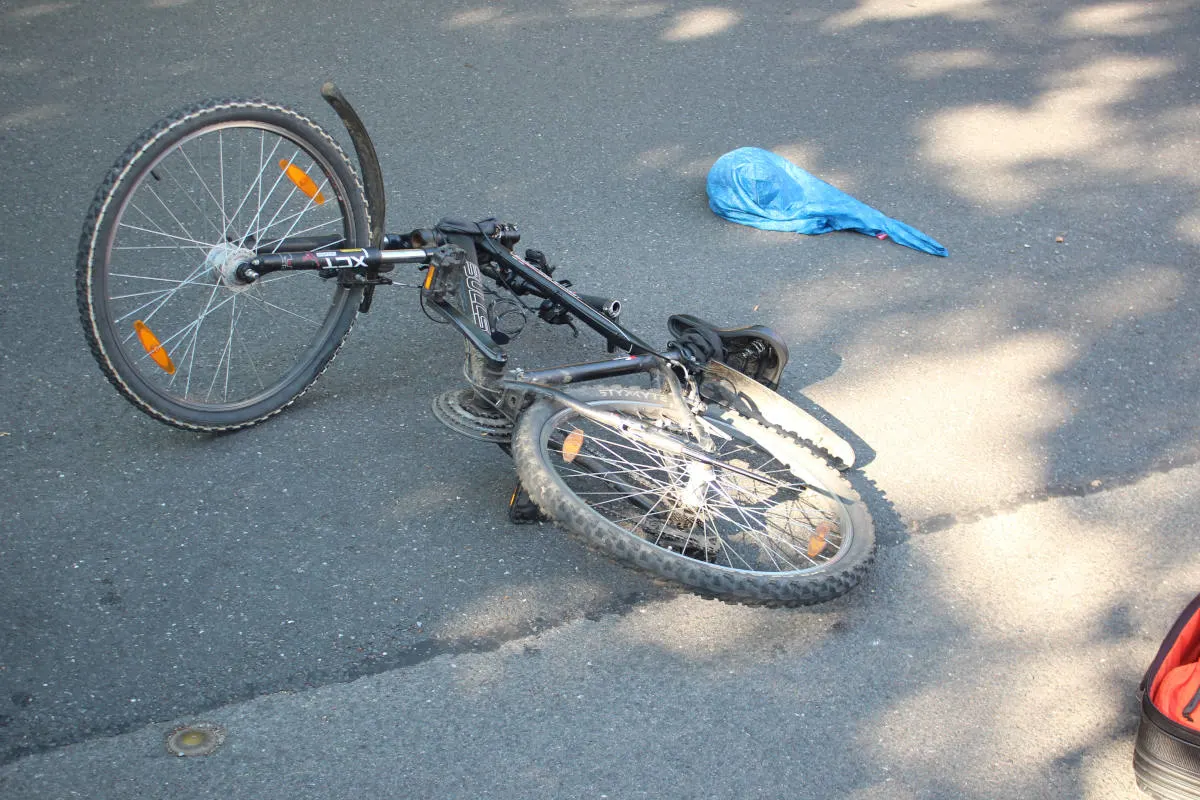 39-Jährige Radfahrerin von Auto erfasst
