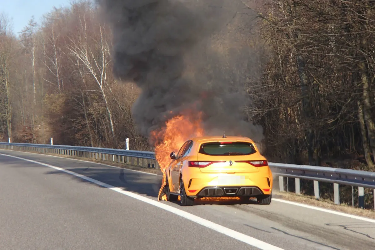 Oberentfelden/A1 AG - Auto in Brand geraten