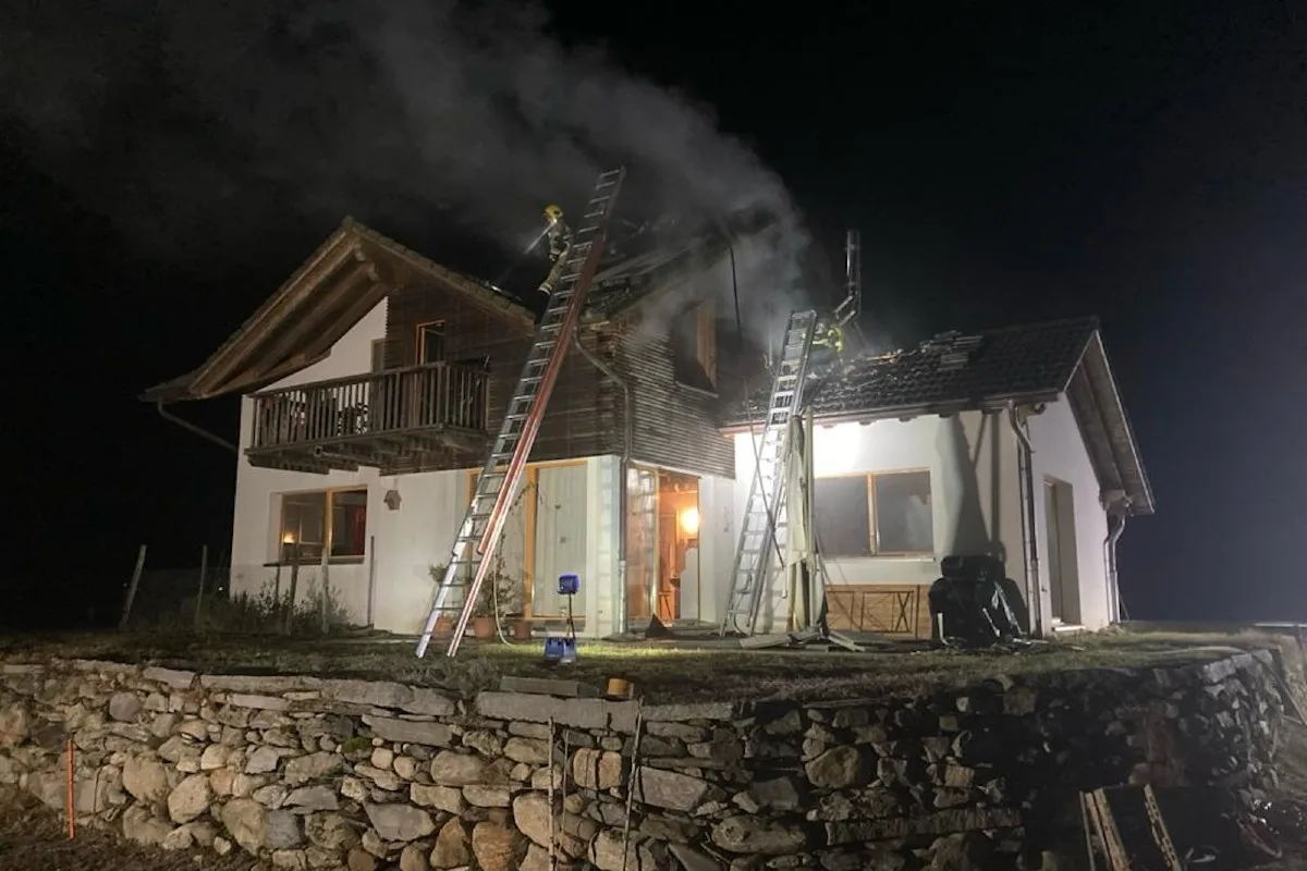 Brand in Leggia GR - Kind weckt restliche Familienmitglieder mitten in der Nacht 