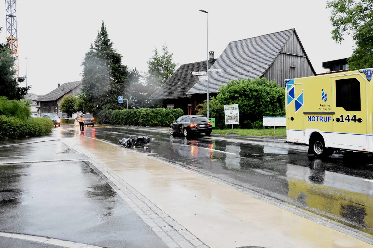 Unfall in Widnau SG – Kollision zwischen Auto und Roller