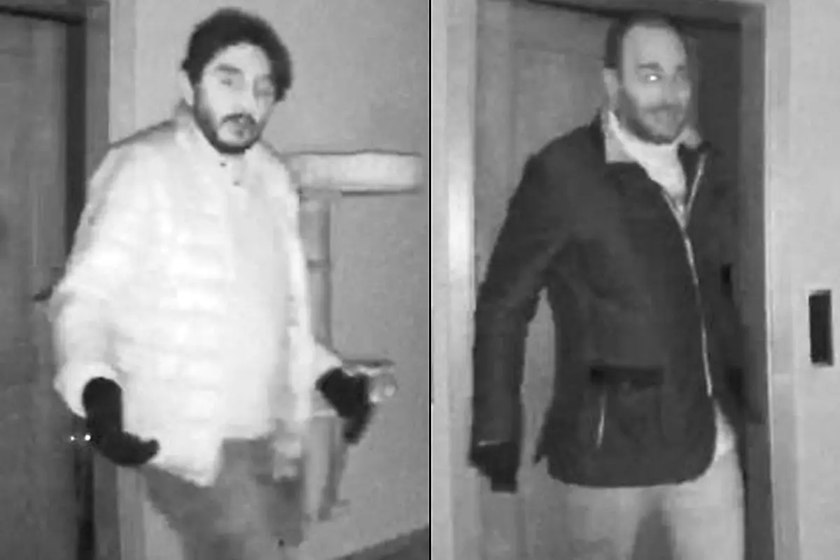 Nach Wohnungseinbruch in Grevenbroich - Polizei fahndet mit Bildern nach Verdächtigen
