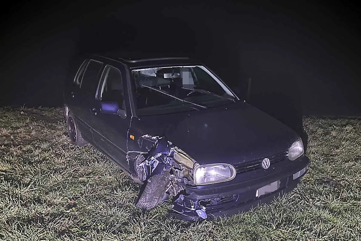 Spektakulärer Unfall in Rebstein SG - Golf-Lenker fährt unter Alkoholeinfluss in Brückengeländer!