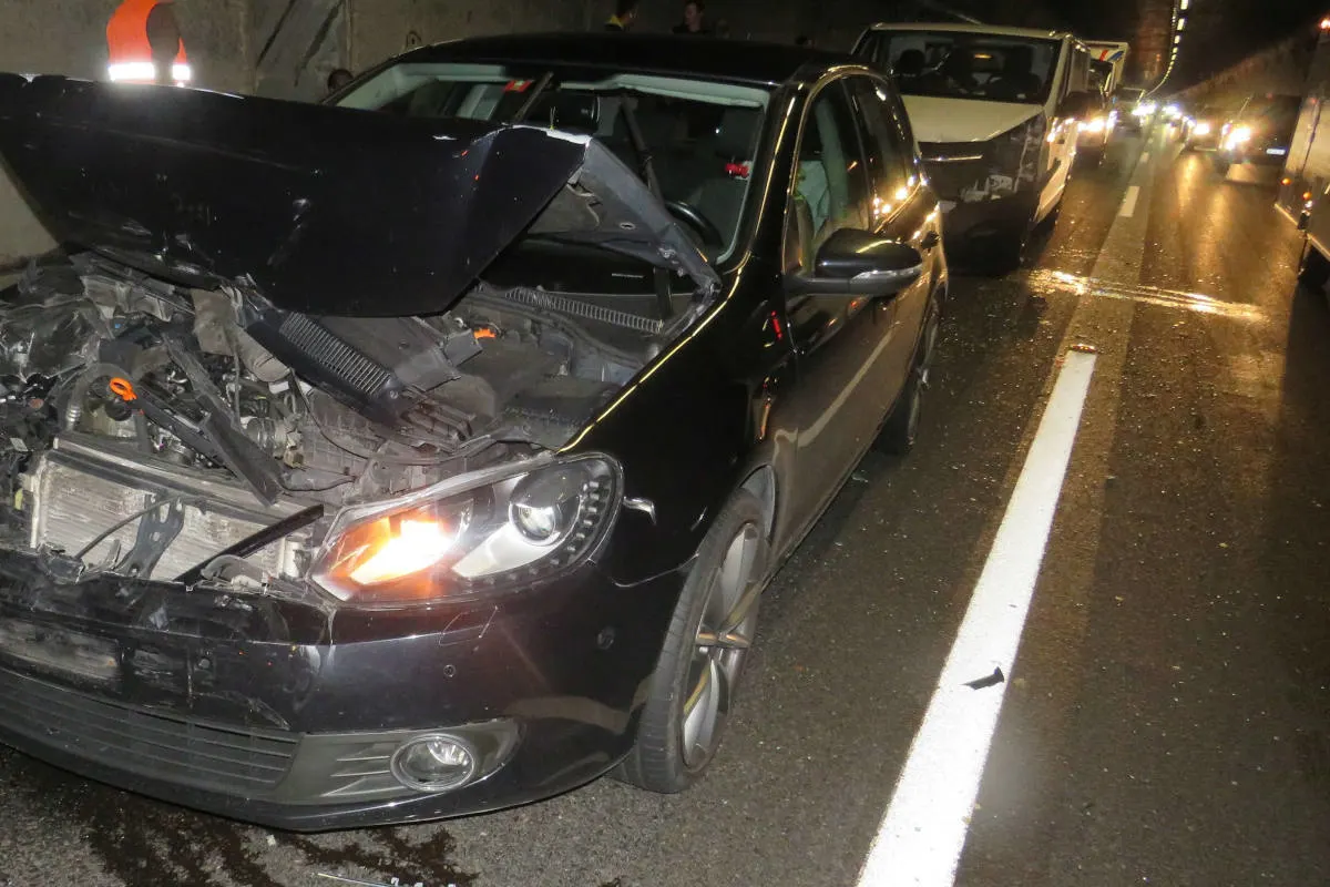 Kollisionen auf der A3 in Obstalden – Verkehrsunfälle auf der Autobahn