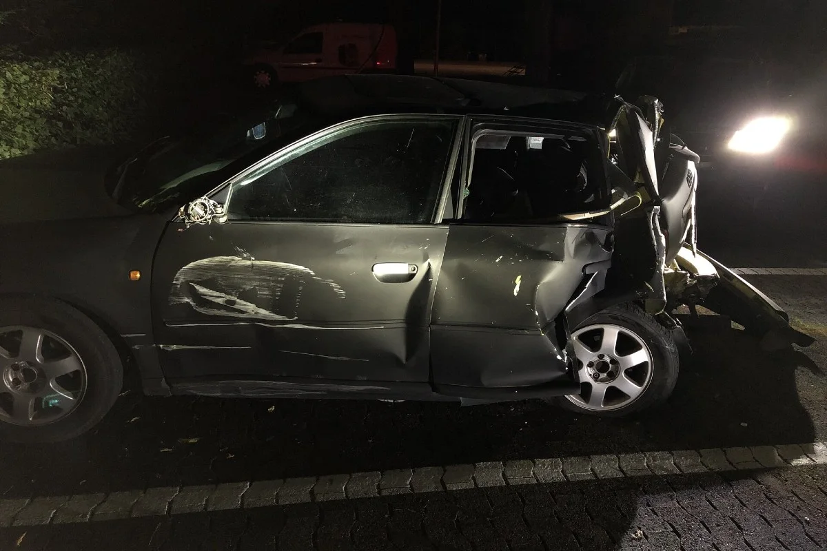 Spektakulärer Unfall in Schaffhausen - Lenker fährt betrunken in Schaufensterscheibe