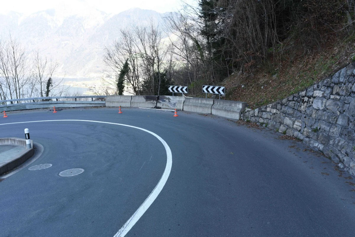 Drama in Brunnen SZ - 18-Jähriger stirbt nach Unfall - Auto wird erst heute früh entdeckt