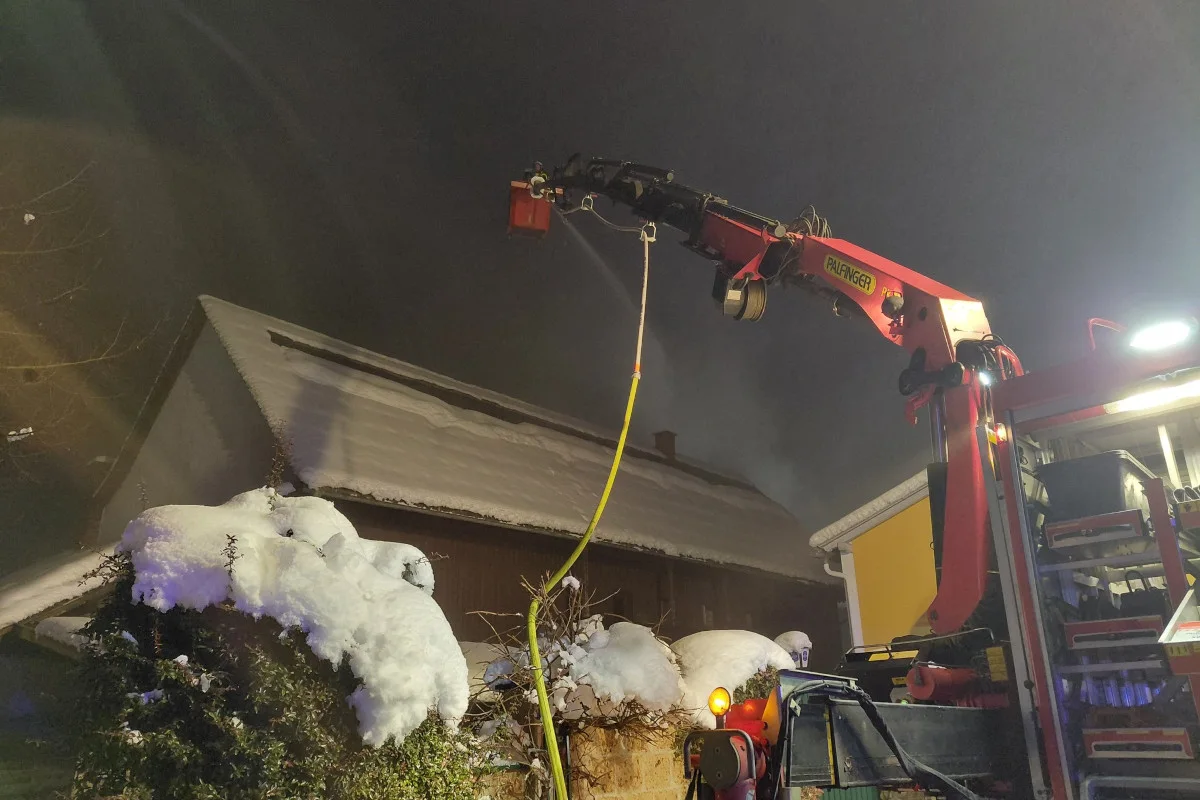 Eibiswald – Pferde bei Brand in Wirtschaftsgebäude gerettet