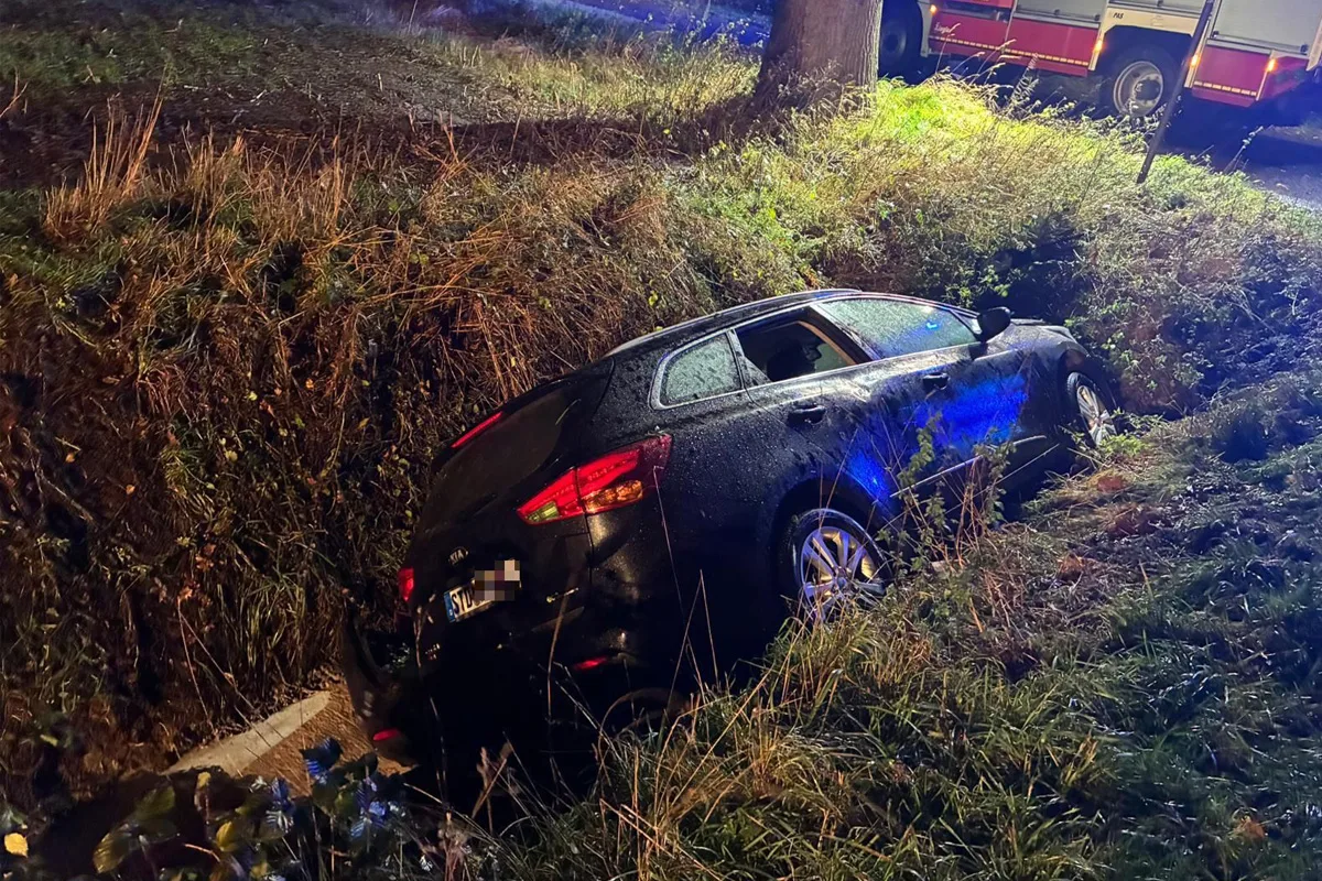 Stade NI – Autofahrer (41) alkoholisiert von Fahrbahn abgekommen