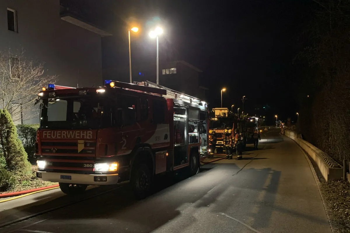 Baar ZG - Liegenschaft wegen Gasgeruch evakuiert!