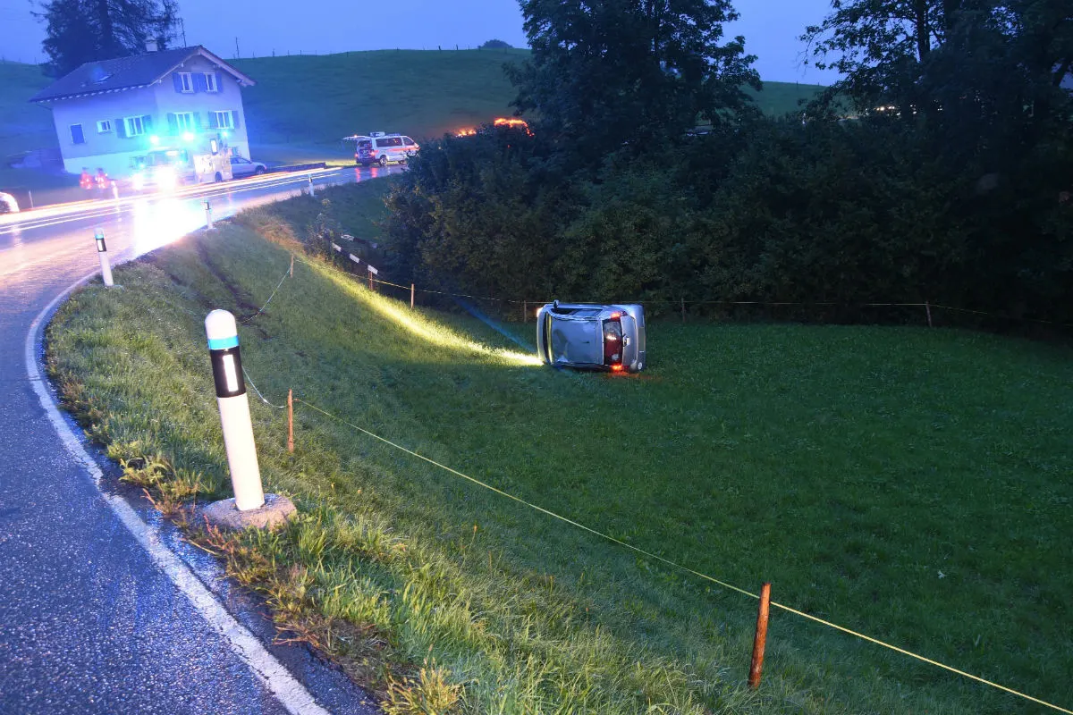 Ricken SG - 21-Jährige verliert Kontrolle über ihr Auto