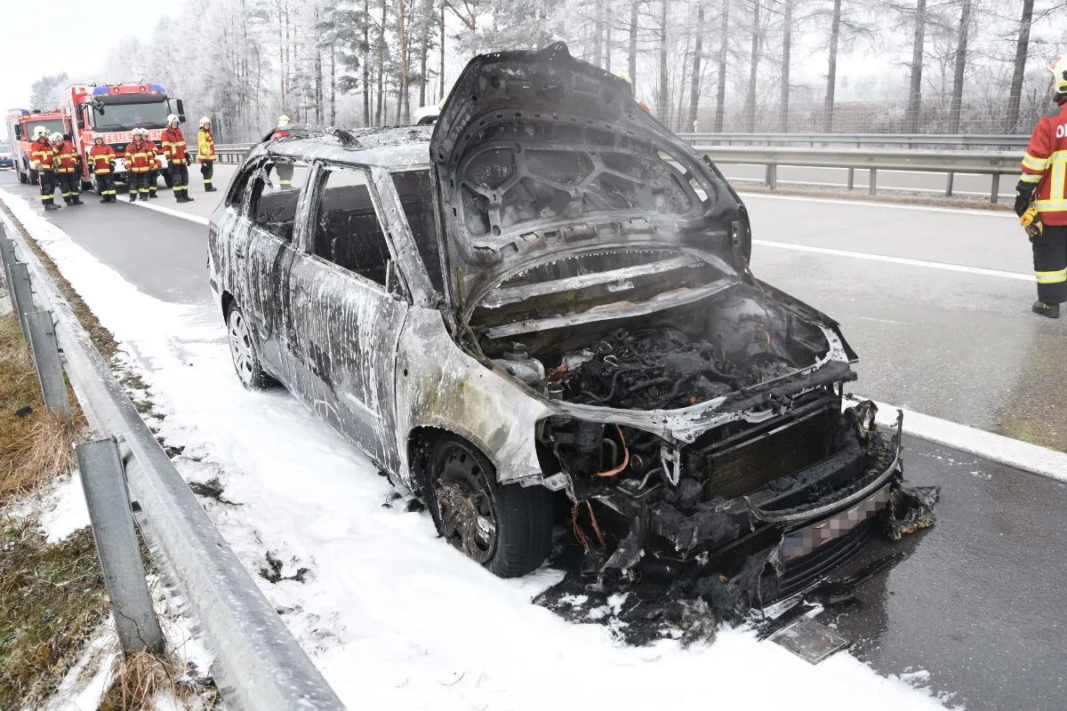Rüthi SG - Auto brennt auf Autobahn