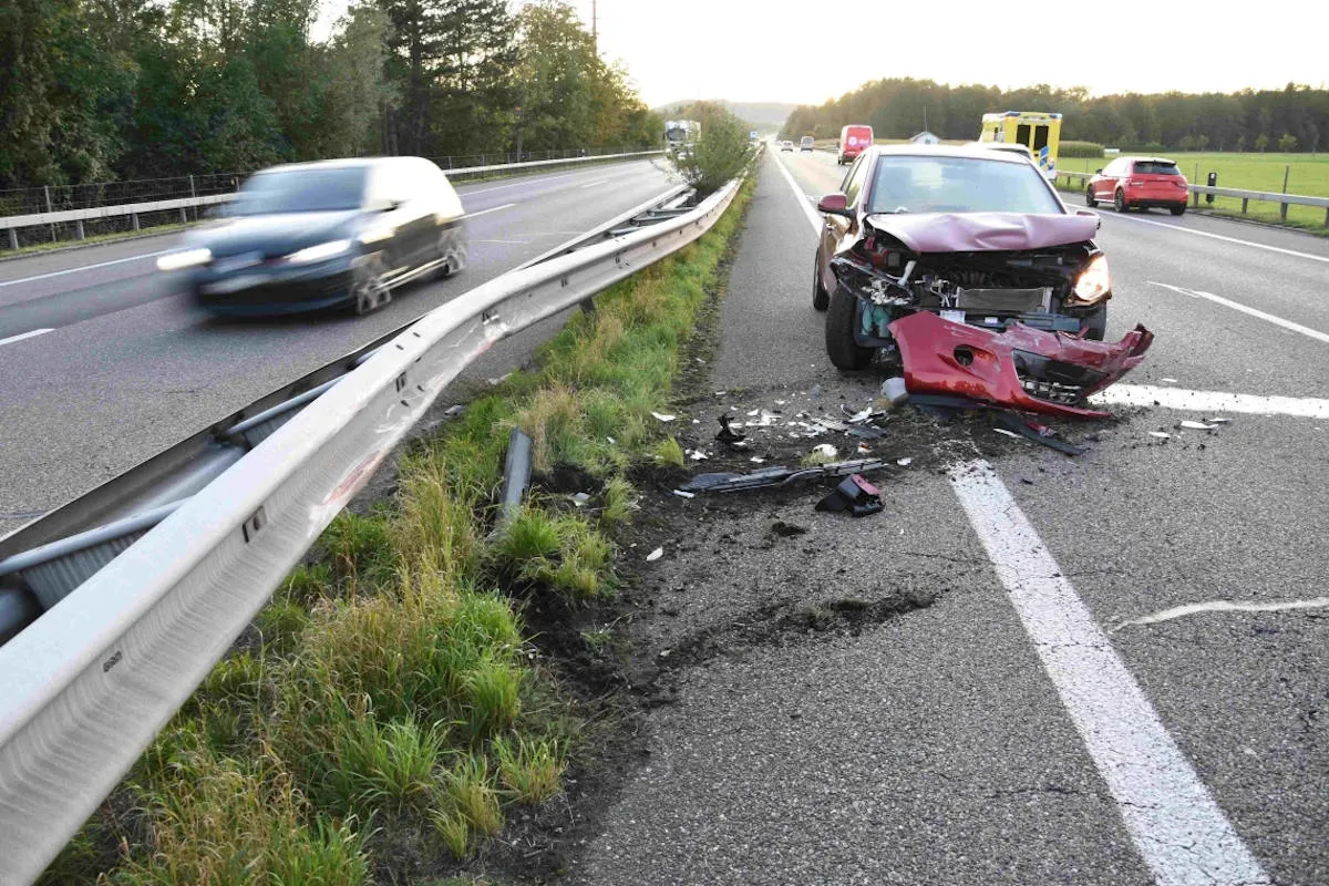 A1 Züberwangen SG - Auffahrkollision wegen Sonnenblendung