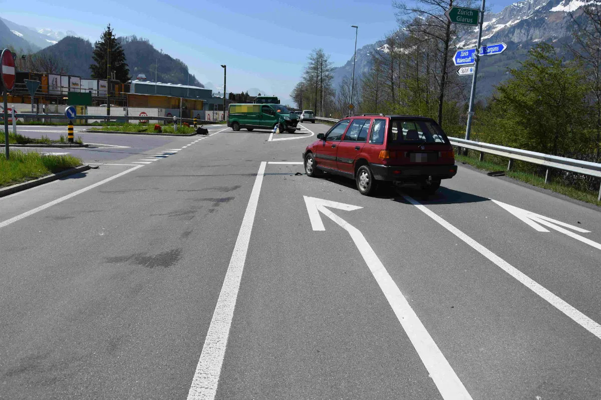 Walenstadt SG - Lieferwagen und Auto zusammengestossen
