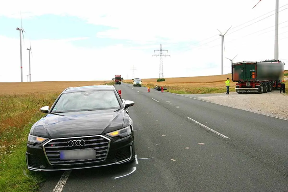 Greußen - Motorradfahrer bei schwerem Unfall gestorben