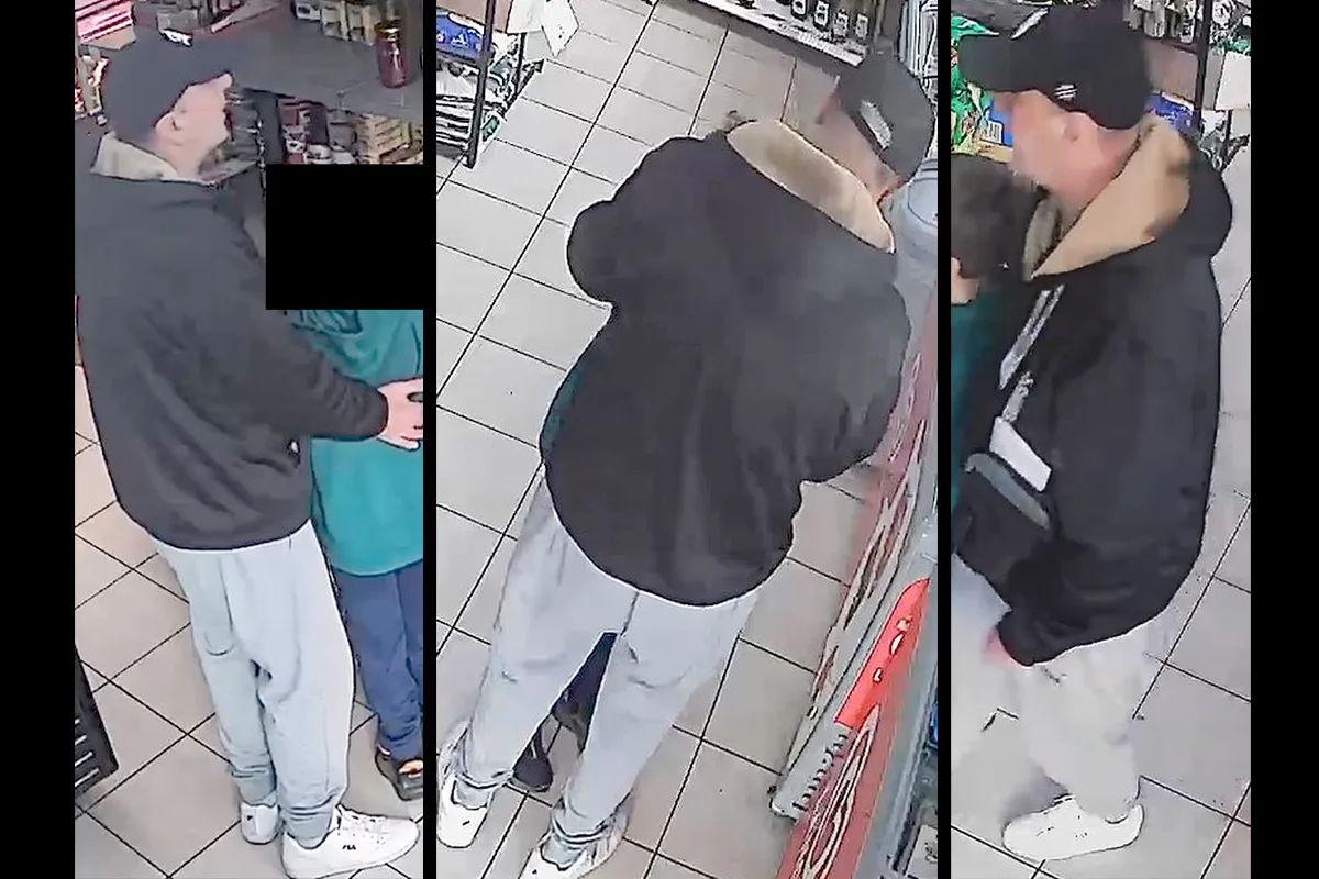 In einem Geschäft sind auf einem Überwachungsvideo mehrere Perspektiven eines Mannes in schwarzer Jacke zu sehen. Er trägt eine Schirmmütze und helle Schuhe, während er sich durch den Laden bewegt.