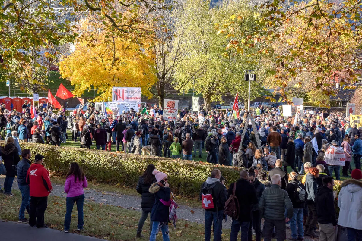 Chur GR – Kundgebung gegen die Corona-Massnahmen mit rund 2000 Teilnehmenden