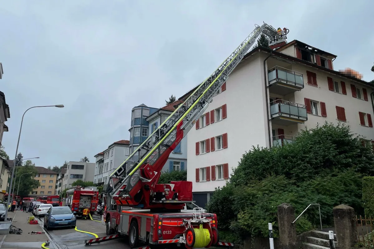  St.Gallen - Dachwohnung in Brand geraten