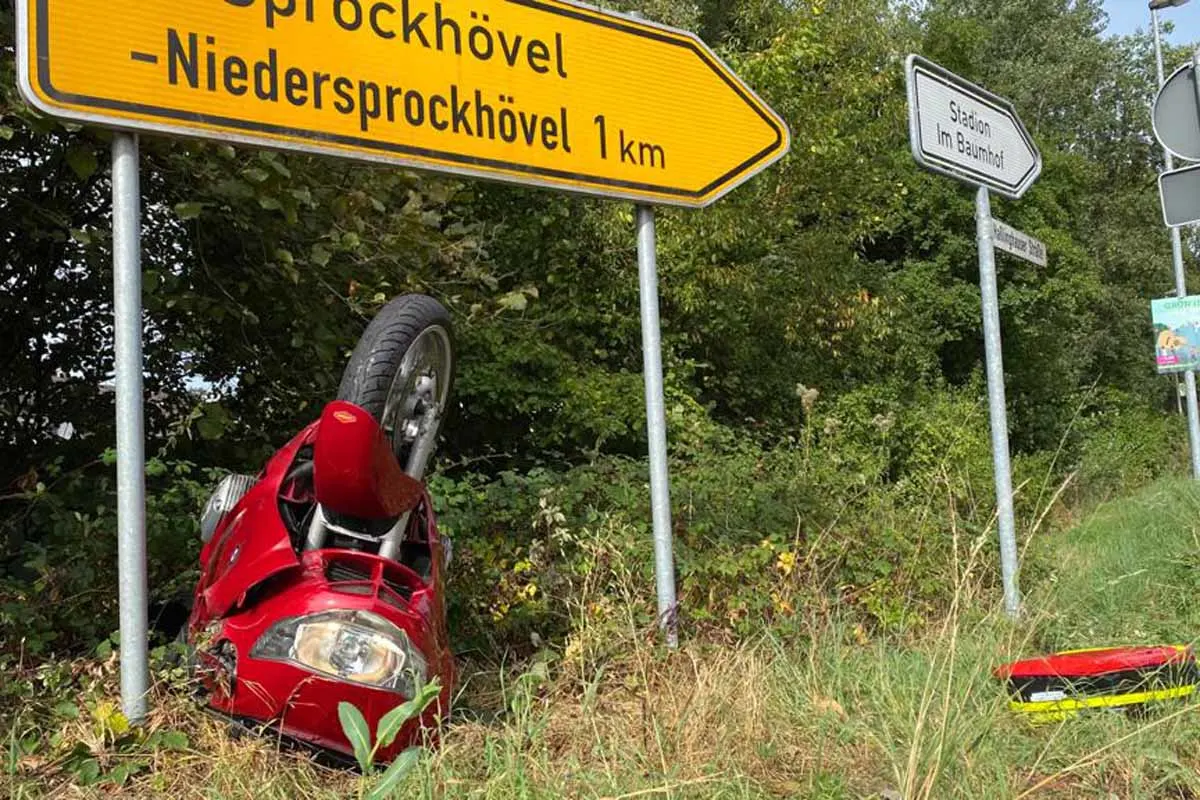 Sprockhövel - Schwerer Motorradunfall auf Kreuzung - Krad überschlagen