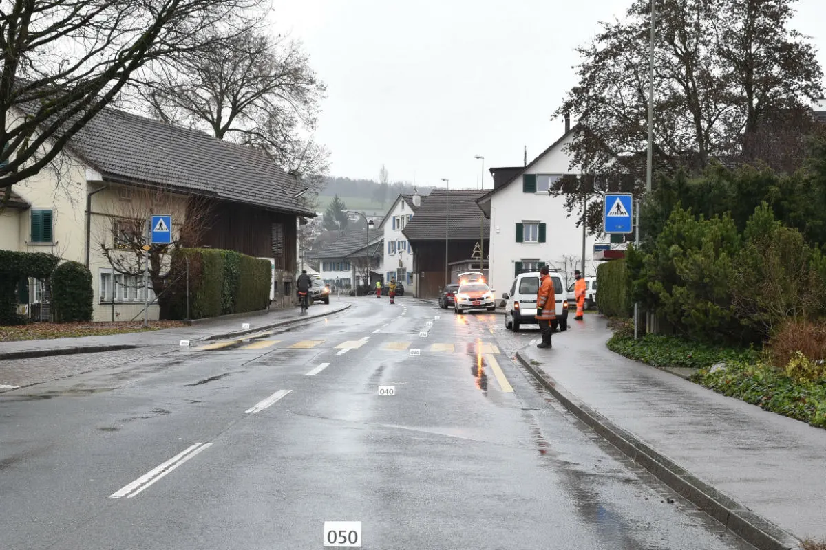 Gossau ZH - Fussgänger bei Kollision schwer verletzt