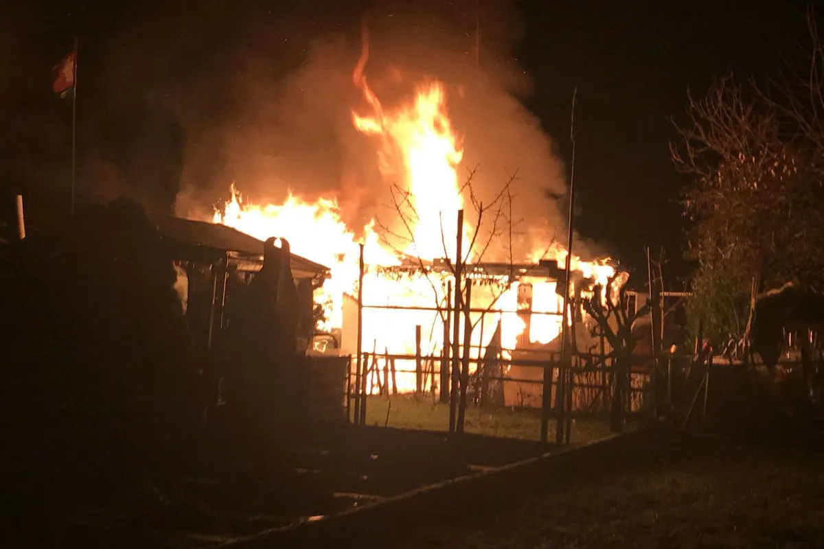 Birsfelden BL - Zwei Gartenhäuser bei Brand zerstört