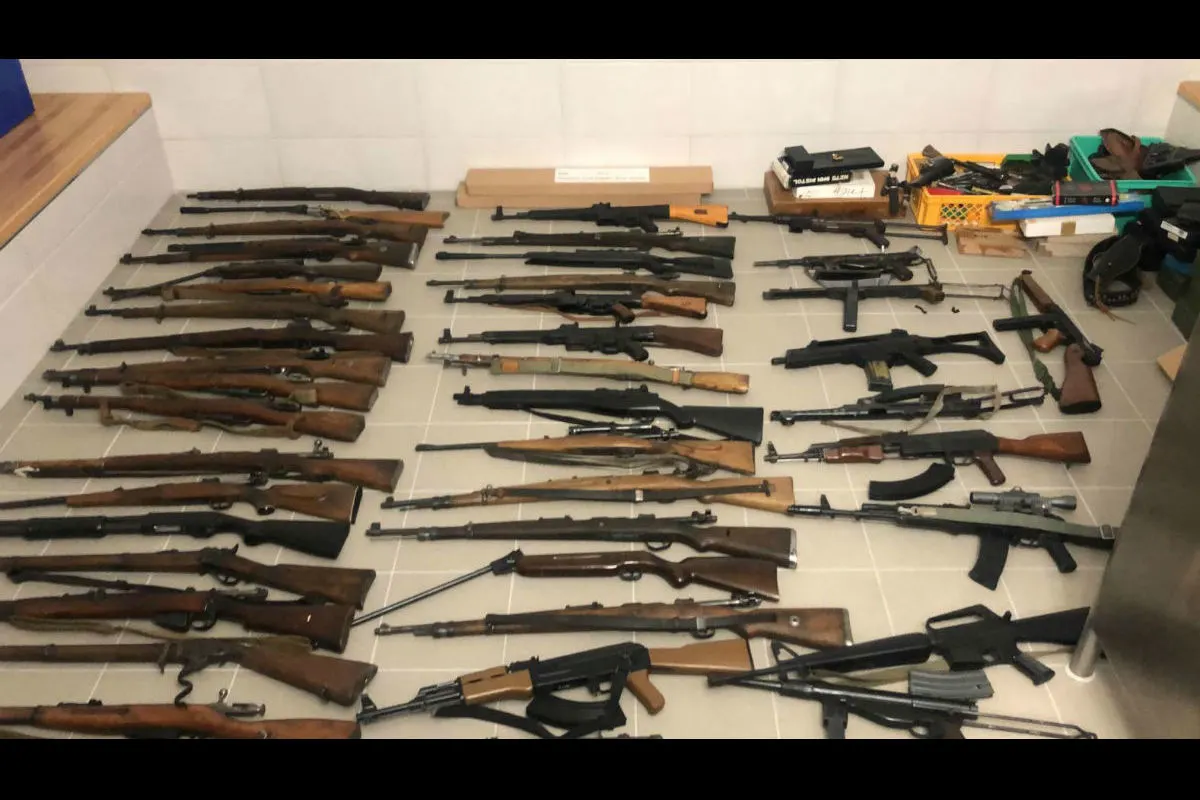 Mann hatte richtiges Waffenarsenal zu Hause