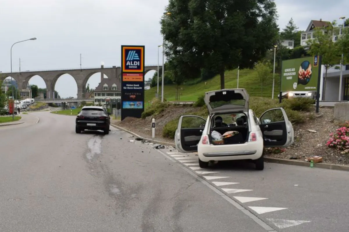 Herisau AR - Zwei Autos zusammengestossen