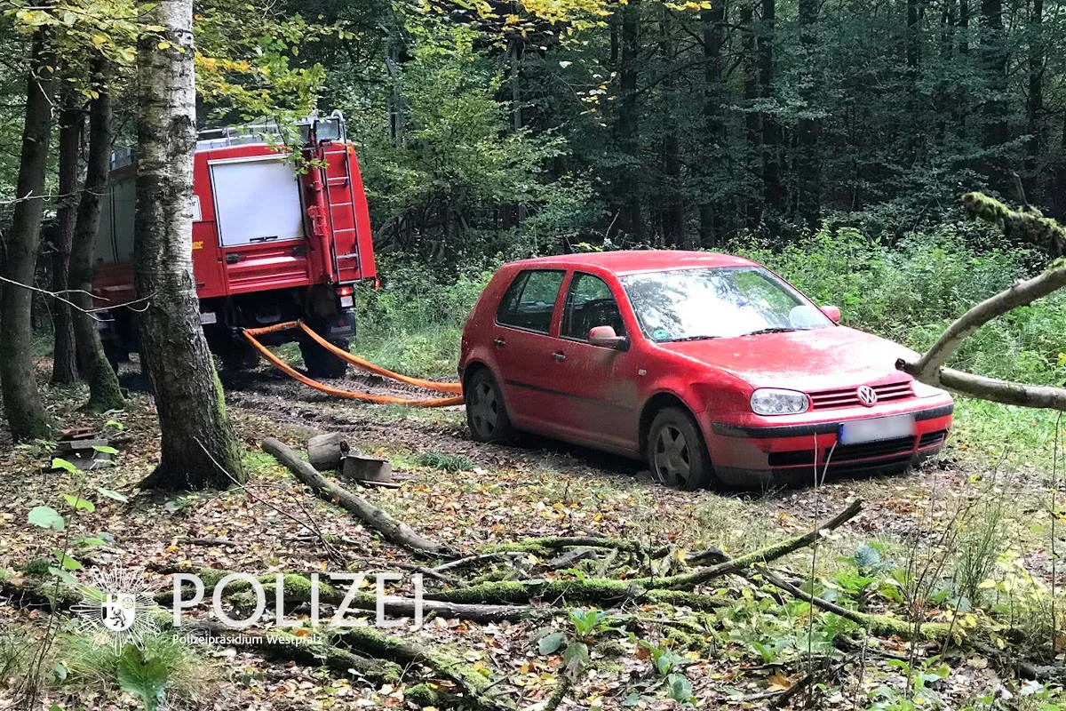Otterberg (Kreis Kaiserslautern) – Im Wald festgefahren