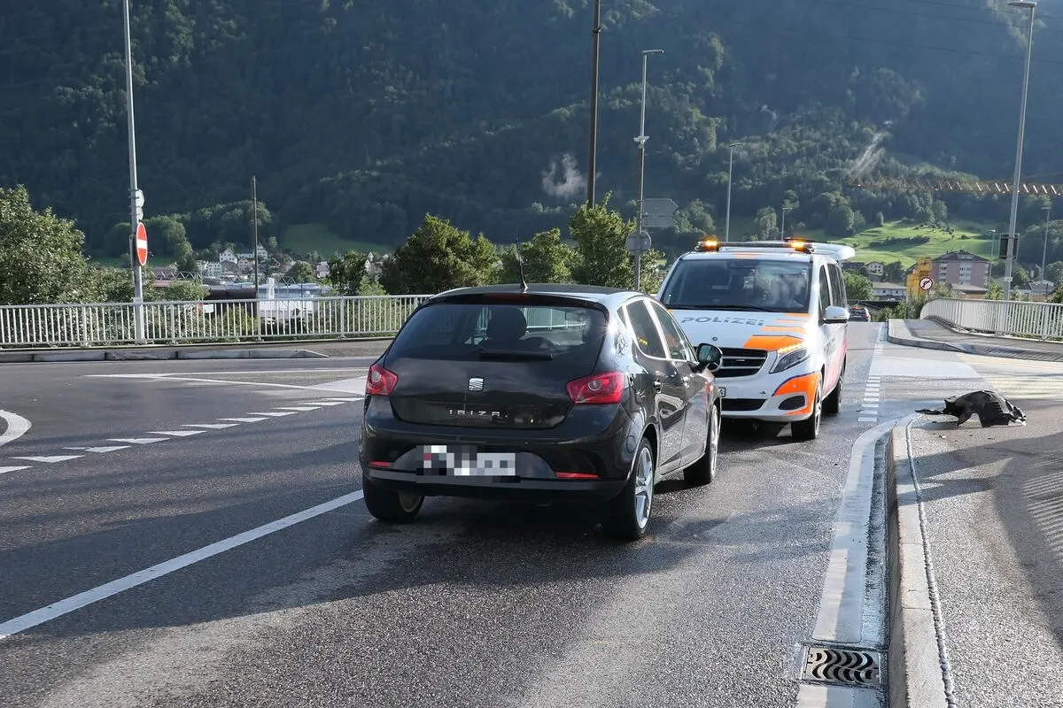 Bilten GL - Audi-Fahrer nach Unfall gesucht 