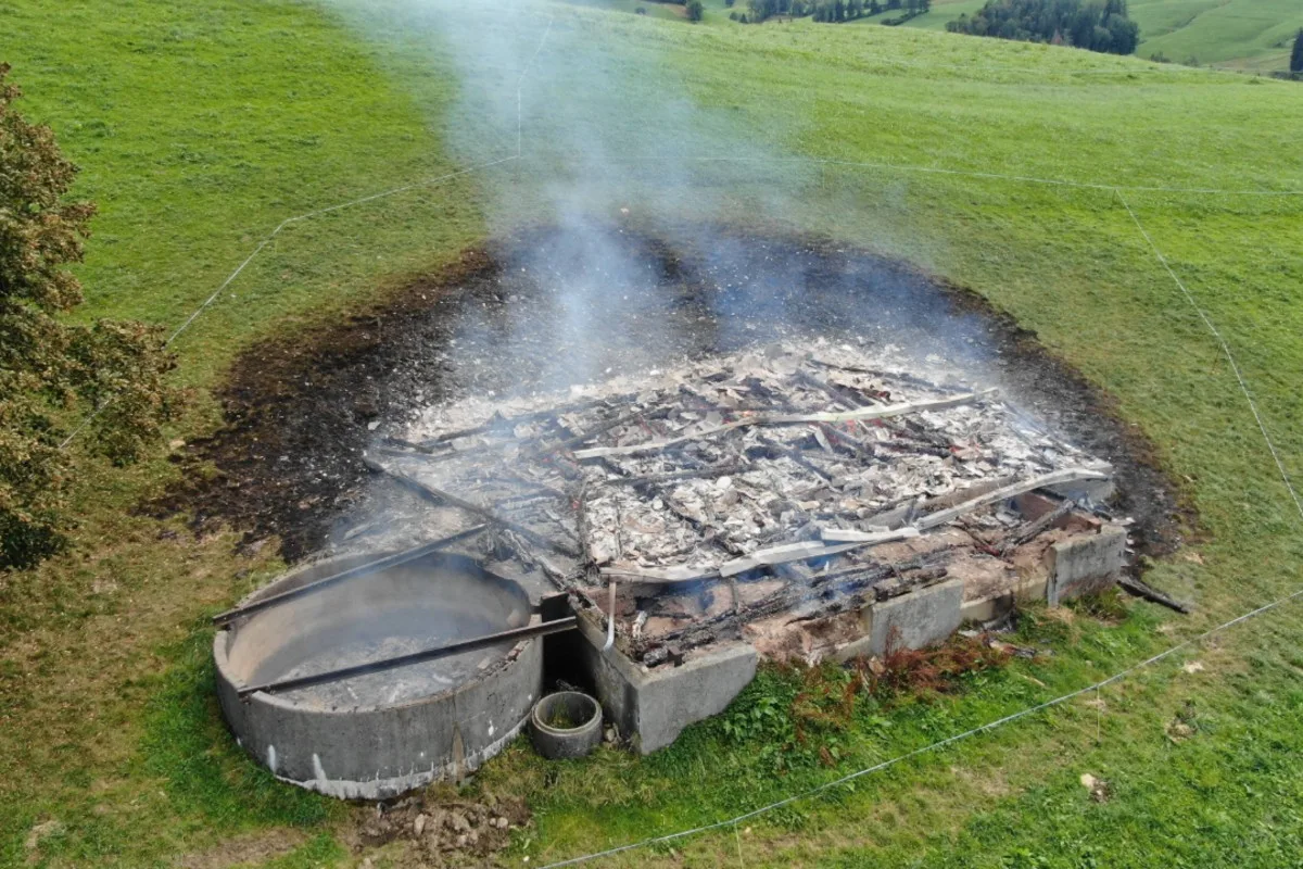 Feuerwehreinsatz in Wattwil SG - Schopf bis auf Grundmauern niedergebrannt - Ermittlungen im Gange