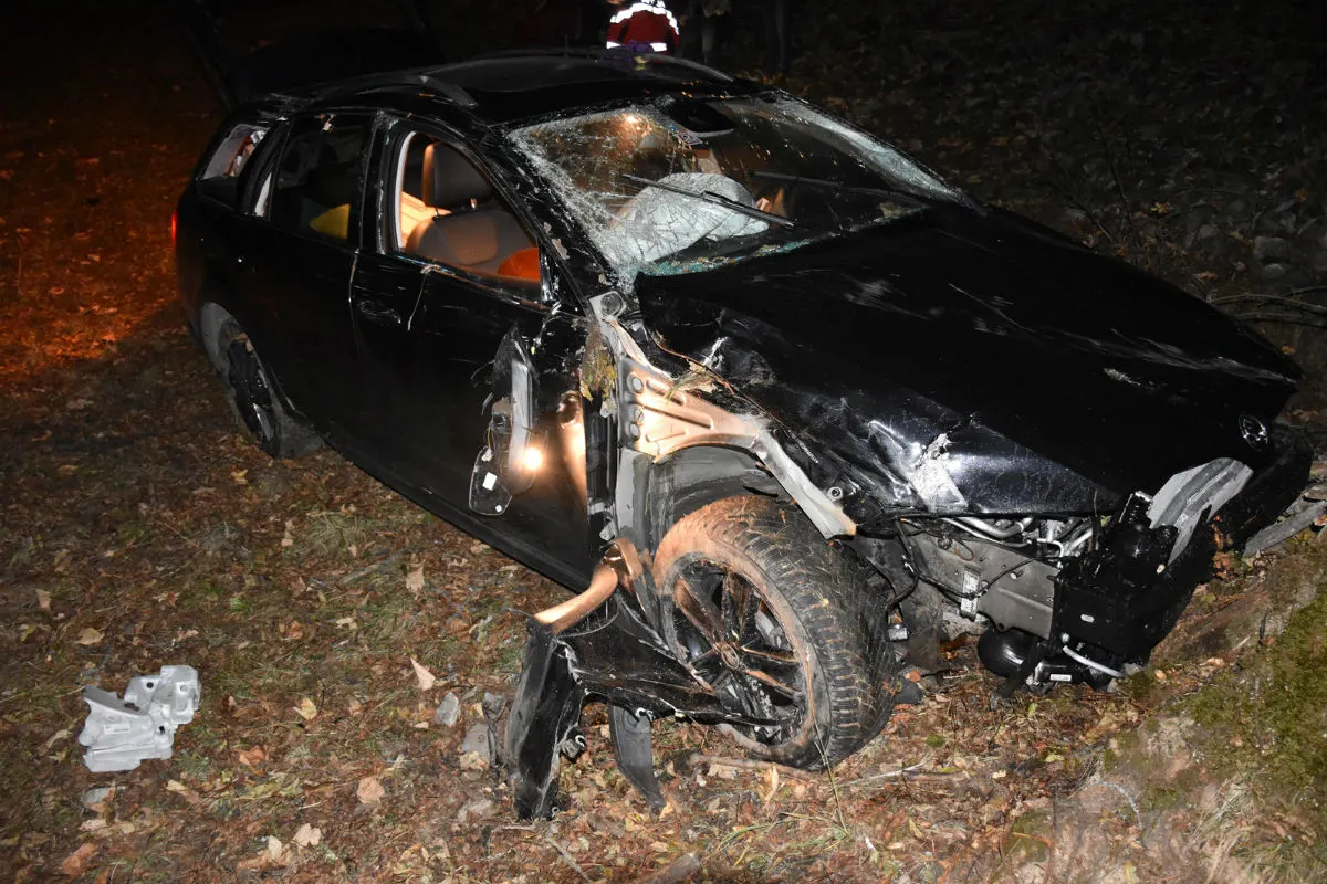 Peist GR - Auto durchbricht Bündnerzaun