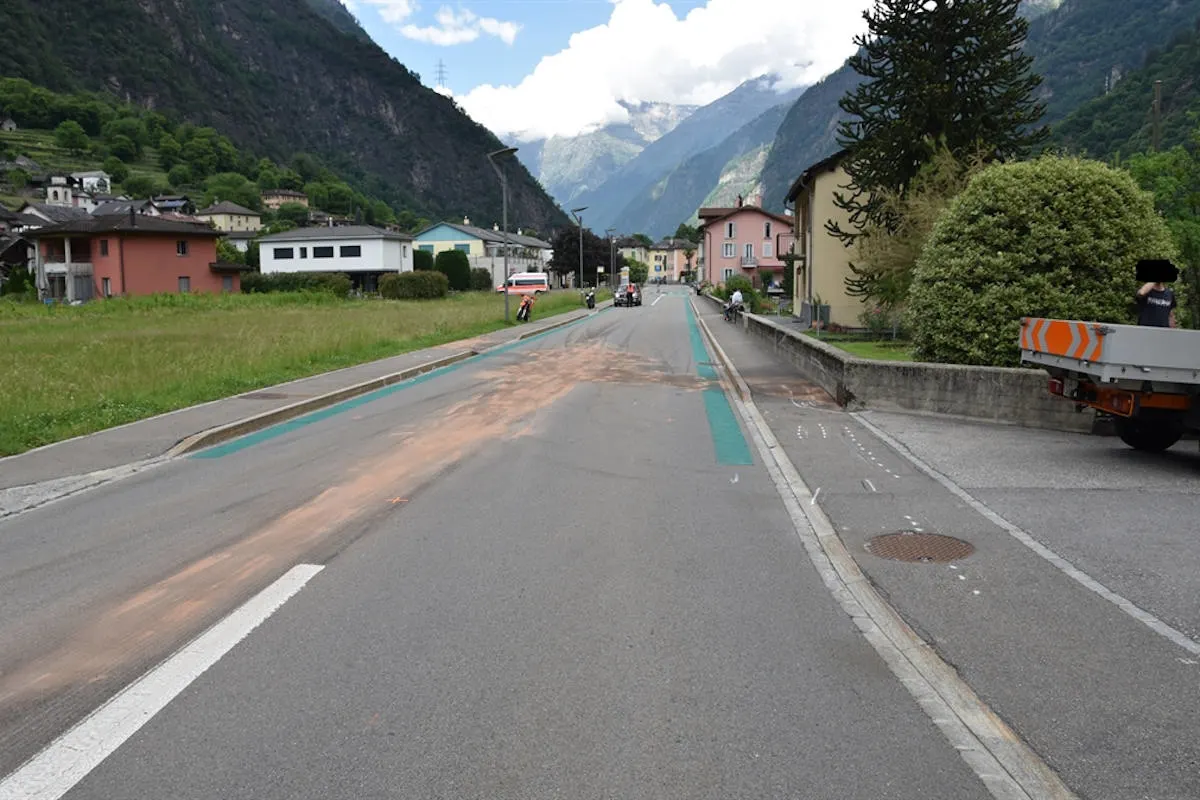 Lostallo GR – Mit Motorrad in Gartenmauer gekracht