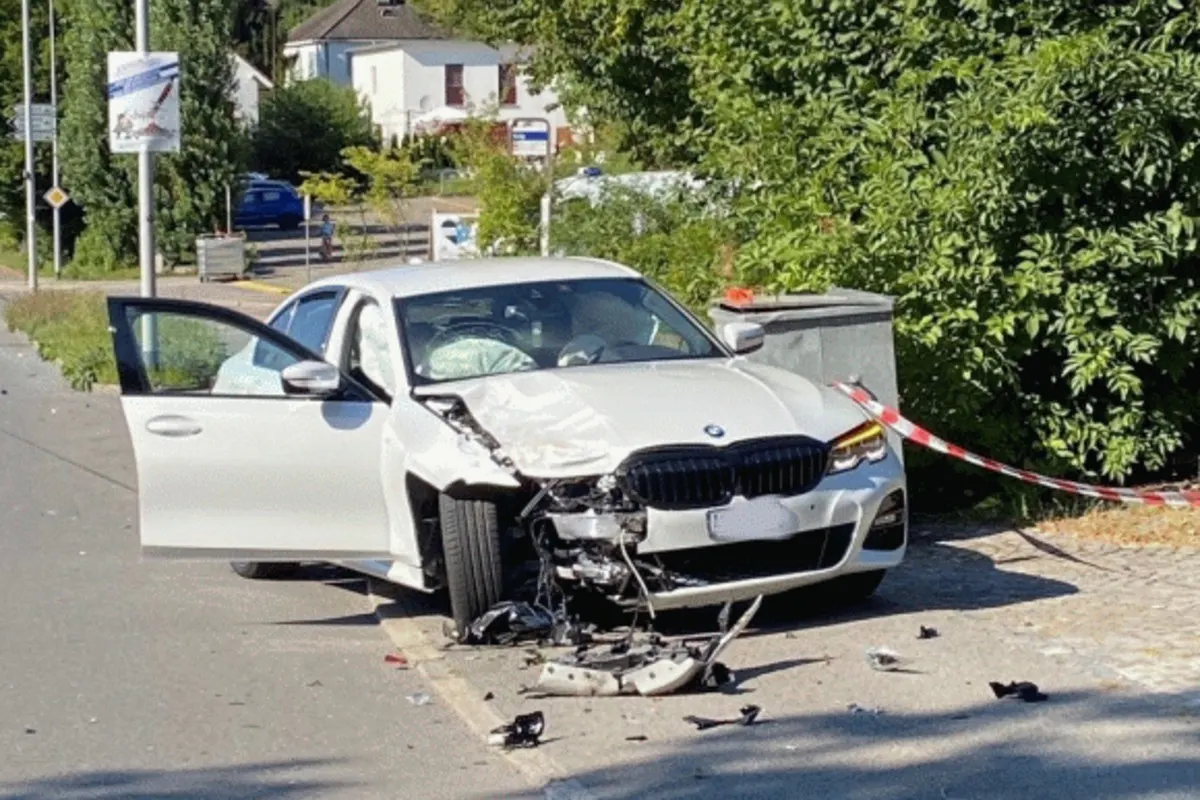 Heftiger Crash mit Verletzten in Lenzburg AG - BMW-Fahrer war alkoholisiert - Fahrzeug beschlagnahmt