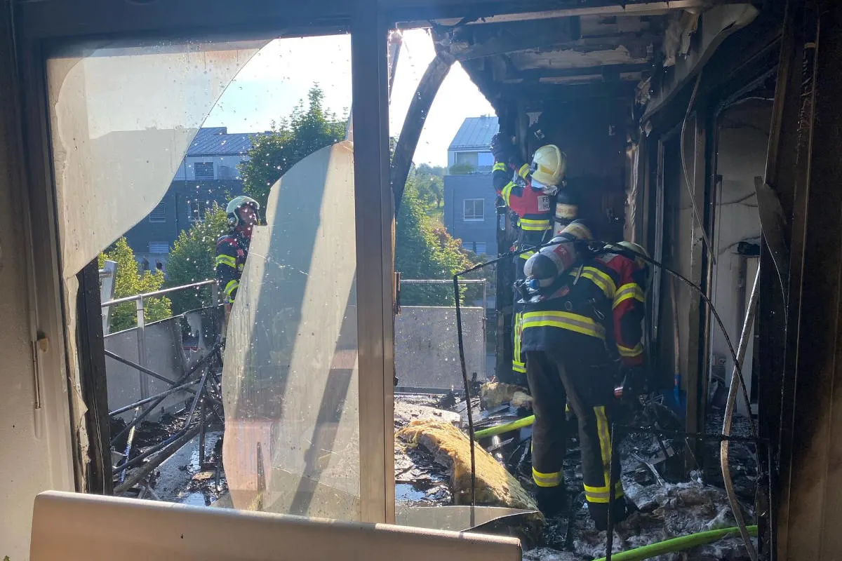 Hünenberg ZG – Grillbrand auf Balkon richtet hohen Schaden an