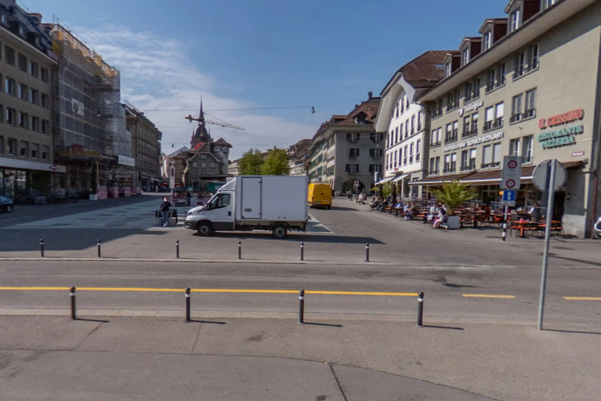 Stadt Bern – Wasser- und Stromleitungen durch Unfall beschädigt