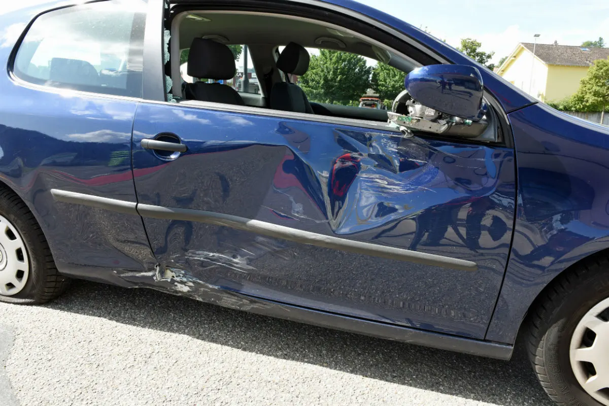 Willisau LU - Motorradfahrer prallt in Auto und wird verletzt
