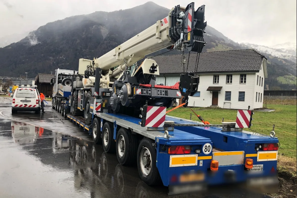 Erstfeld UR -  Ausnahmetransport 50 Tonnen zu schwer!