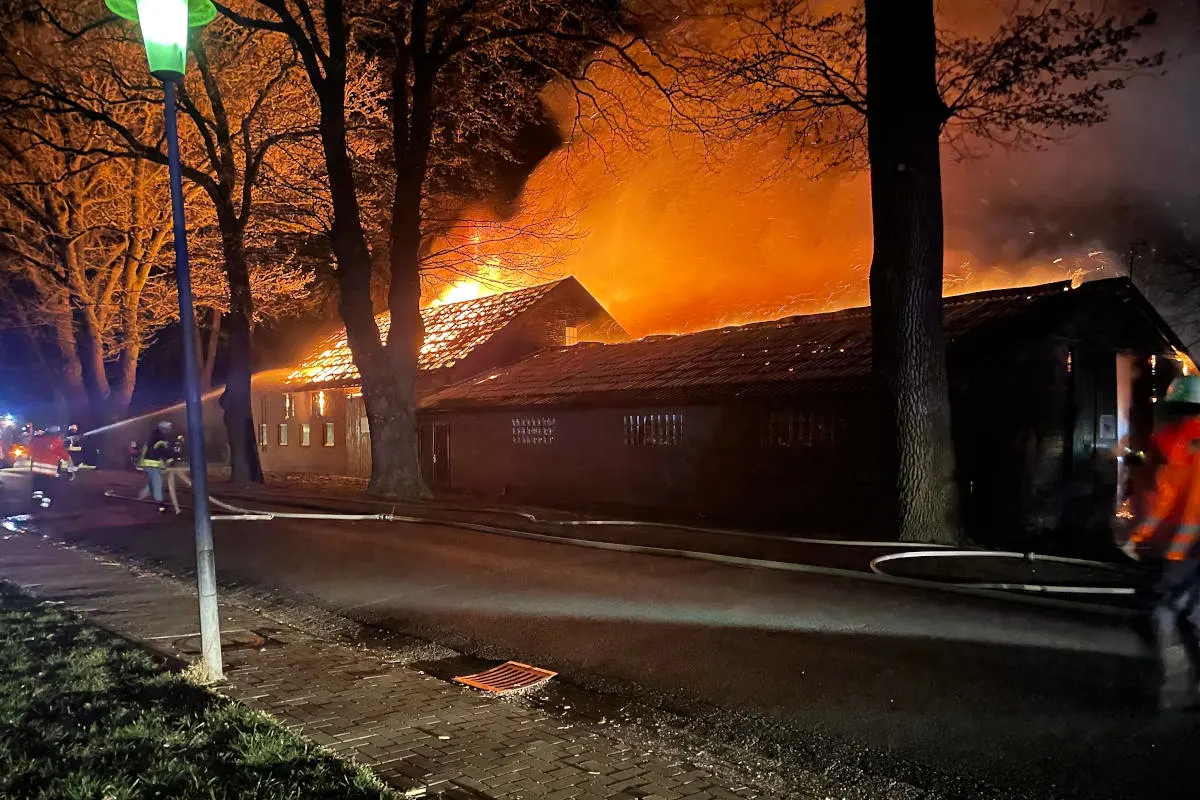Groß Meckelsen – Feuerwehr rettet Wohnhaus und mehrere Tiere bei Brand