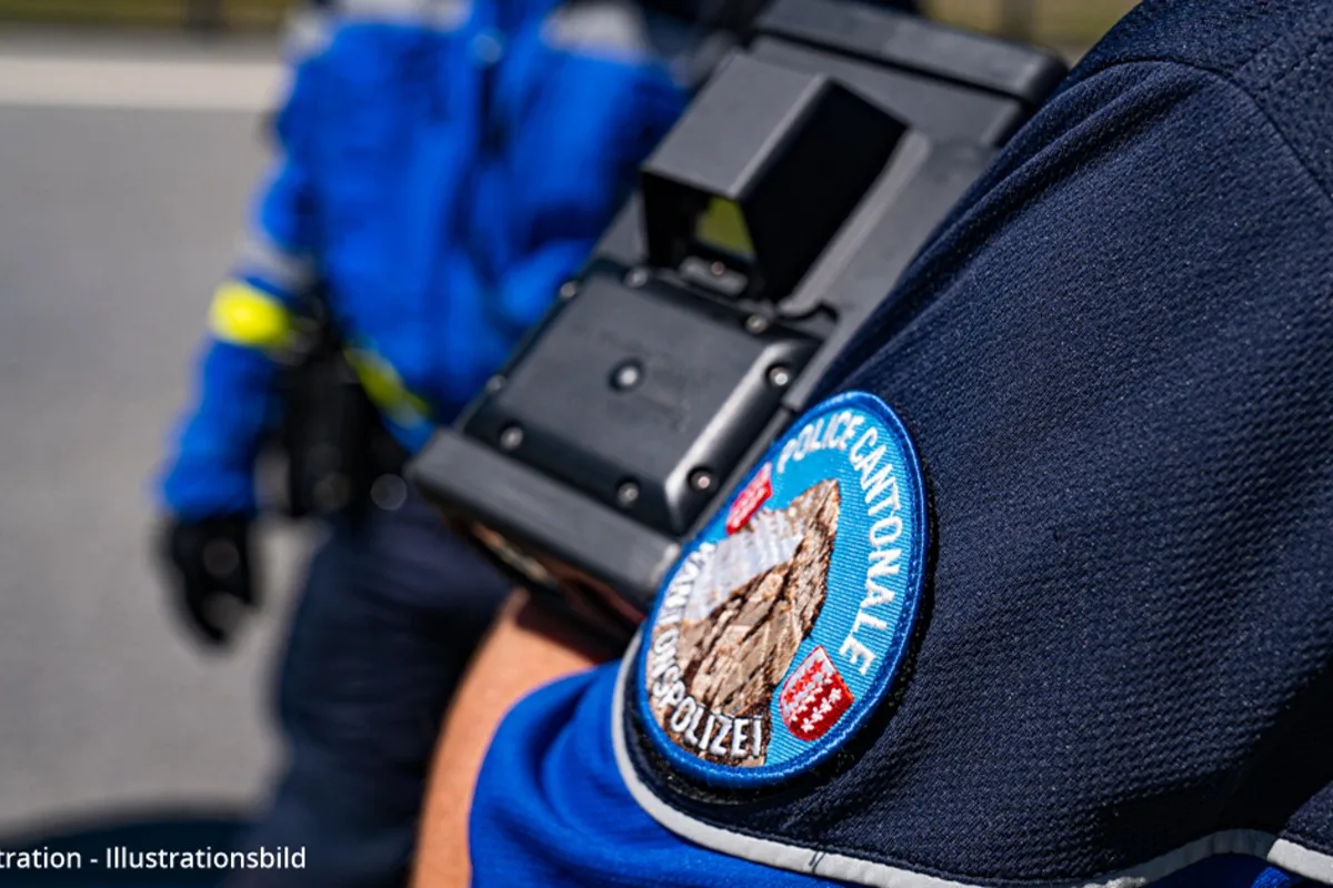 Raser mit 148 km/h auf der Hauptstrasse in Trient VS geblitzt!